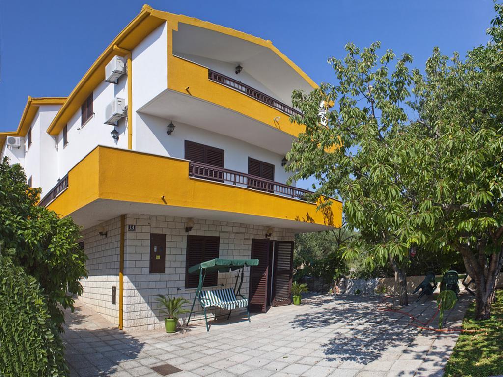 Apartments Villa Annika Слатине Екстер'єр фото