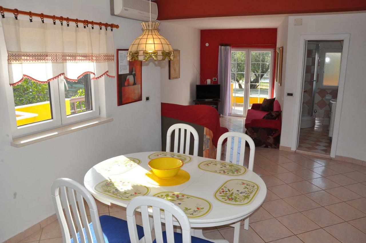 Apartments Villa Annika Слатине Екстер'єр фото