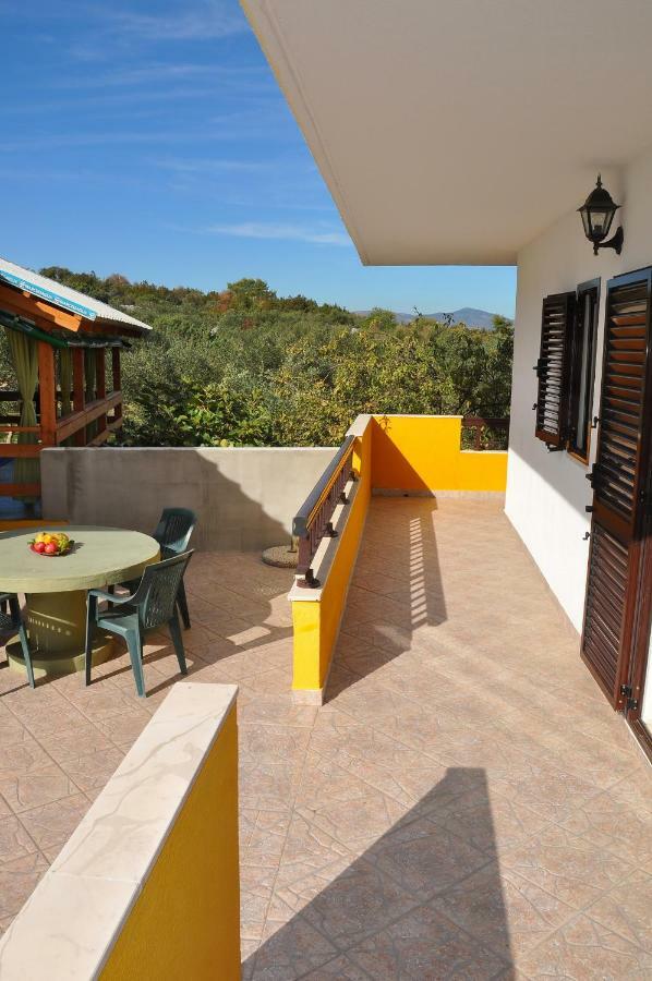 Apartments Villa Annika Слатине Екстер'єр фото