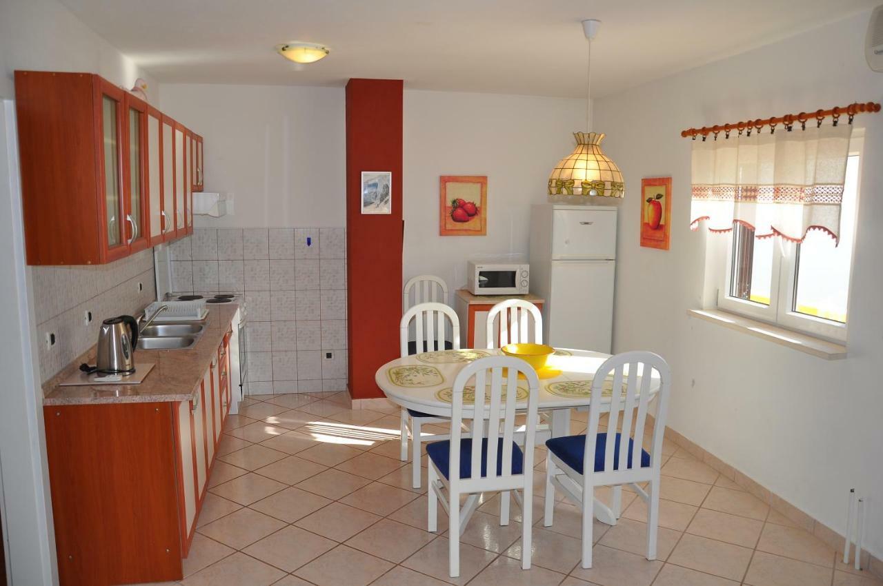 Apartments Villa Annika Слатине Екстер'єр фото