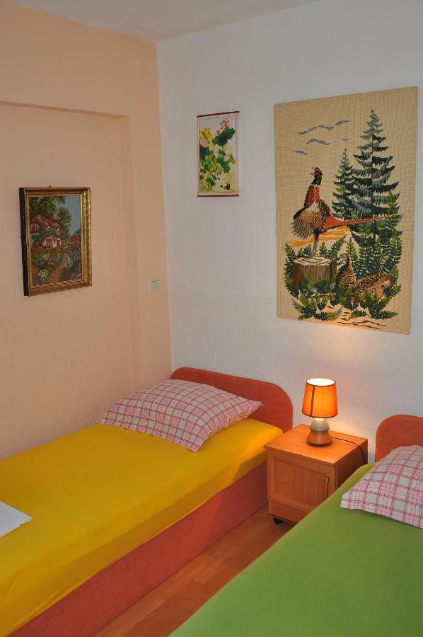 Apartments Villa Annika Слатине Екстер'єр фото